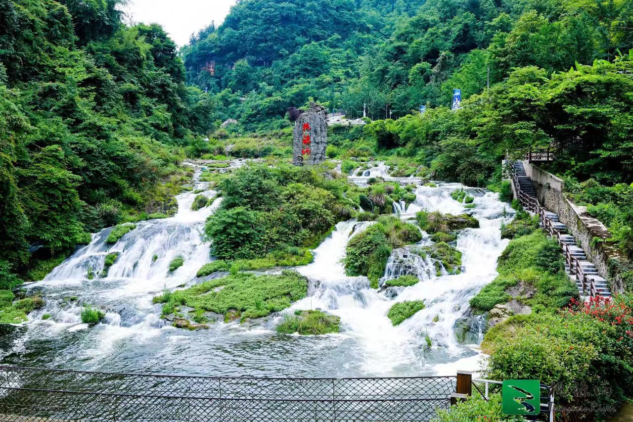 桃源在何许，西峰最深处